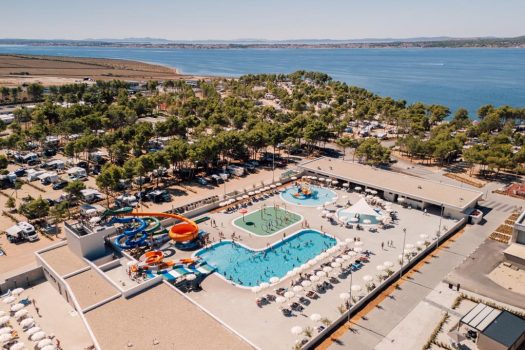 05BE81AC6582B7BA57353FE6CC426B28